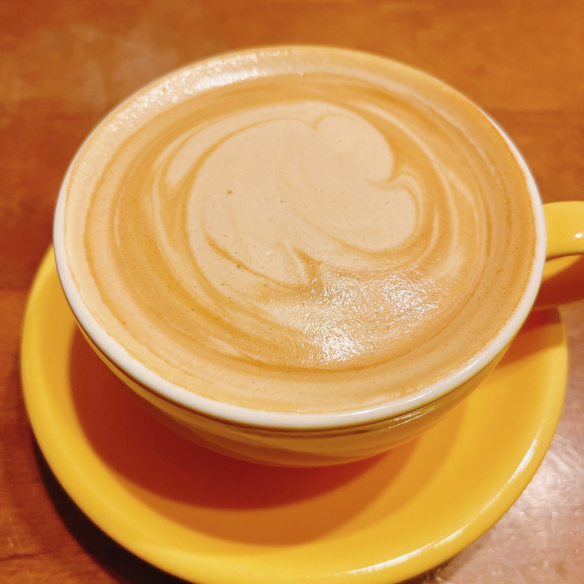 Vorlage: フラットホワイトとは?カフェラテやカプチーノとの違いをバリスタが解説。 - norinocafe blog Foto zu フラットホワイトとは?カフェラテやカプチーノとの違いをバリスタが解説。 - norinocafe blog