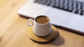 コーヒーの蒸らし時間の味への影響