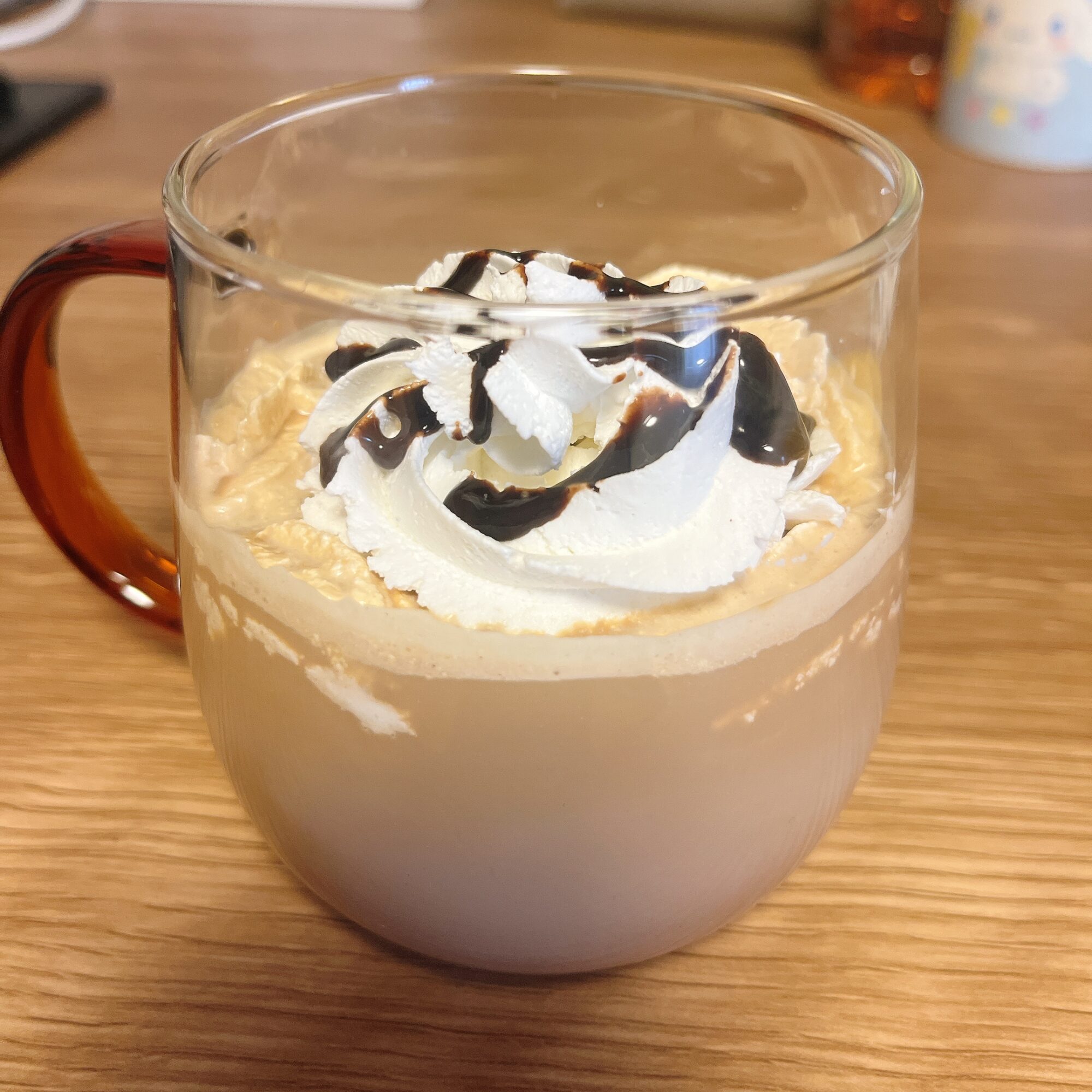 自宅で作る美味しいアイスカフェモカのレシピをバリスタが解説