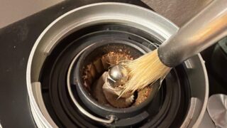 一本あるととても便利！コーヒーミルの清掃ブラシ